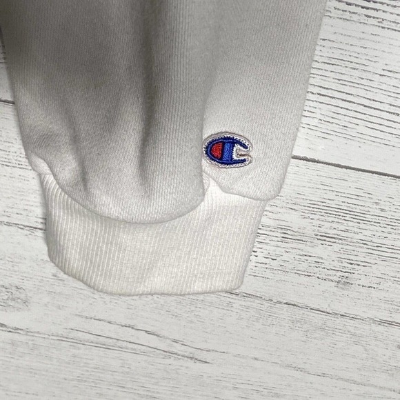 Champion White Cropped Crewneck Sweatshirt Purple C Logo Women’s Large - Picture 4 of 5